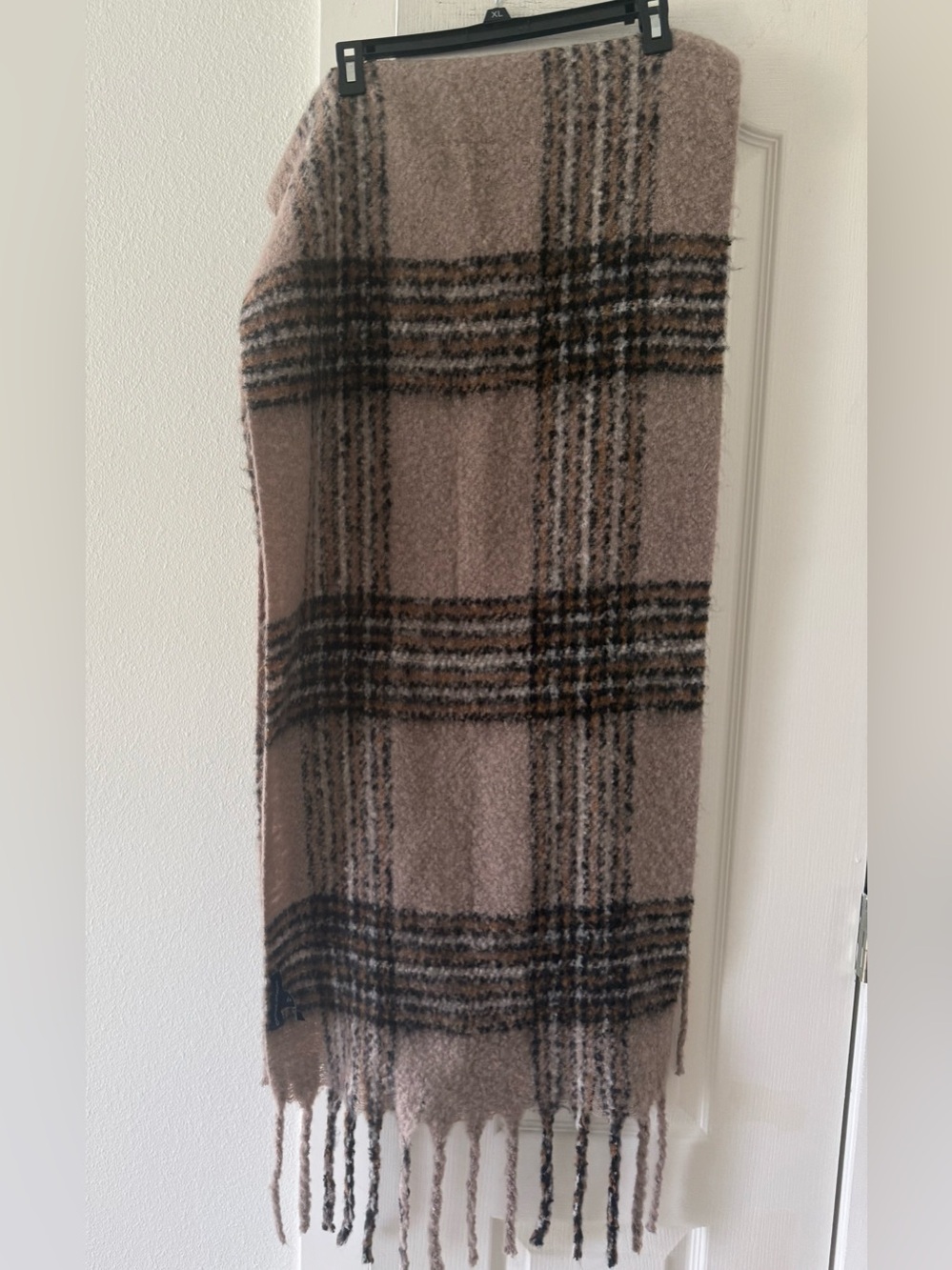 Adrienne Vittadini Oversized Plaid Scarf Taupe Brown Black Fringe